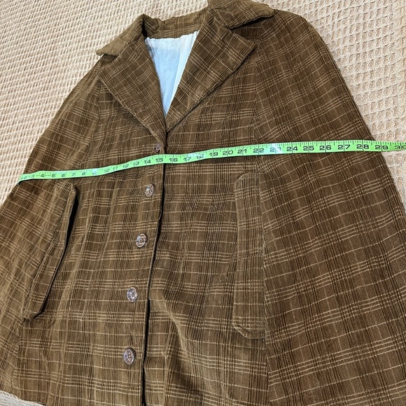 VINTAGE Brown Corduroy Cape / Poncho Wooden Buttons Sz Women’s Small / Med Cloak - Picture 13 of 16